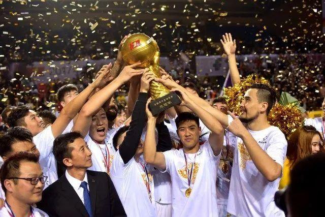 曼城官方送别沃克 你一直是曼城的重要一员